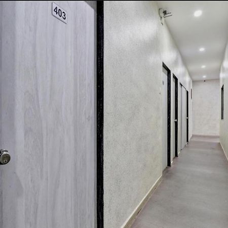 Hotel Unicorn, Surat Exterior photo